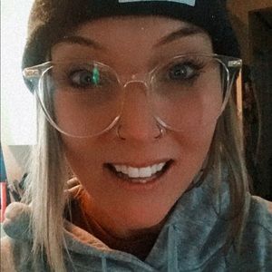 Meet your Posher, Leah